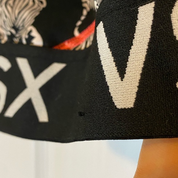 VICTORIA’s SECRET SPORTS BRA - Picture 7 of 8